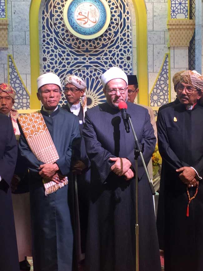 بالصور والفيديو: مفتي الجمهورية مخاطبًا عشرة آلاف مسلم في تايلاند: حيثما وجِد الإسلام في وطن من الأوطان، وجدت معه التنمية والرحمة والحضارة