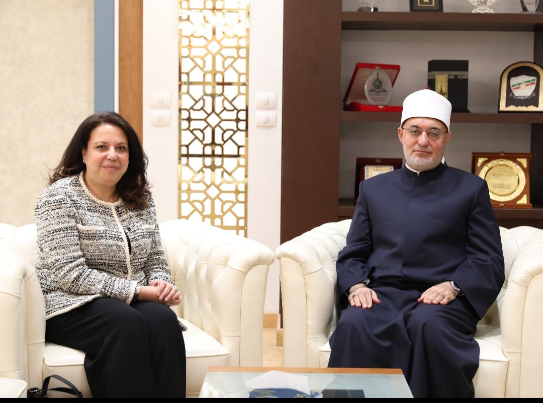 Le Mufti de la République reçoit l’ambassadrice d’Égypte auprès du Royaume de Thaïlande au siège de Dar al-Ifta.