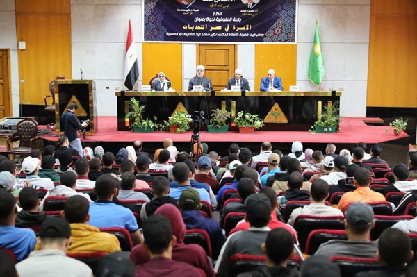 Lors de son allocution à l’Université de Menoufia, le Mufti de la République affirme que l’islam est une religion de paix, de justice et de miséricorde… et que les actes et comportements des extrémistes n’ont aucun lien avec l’islam.