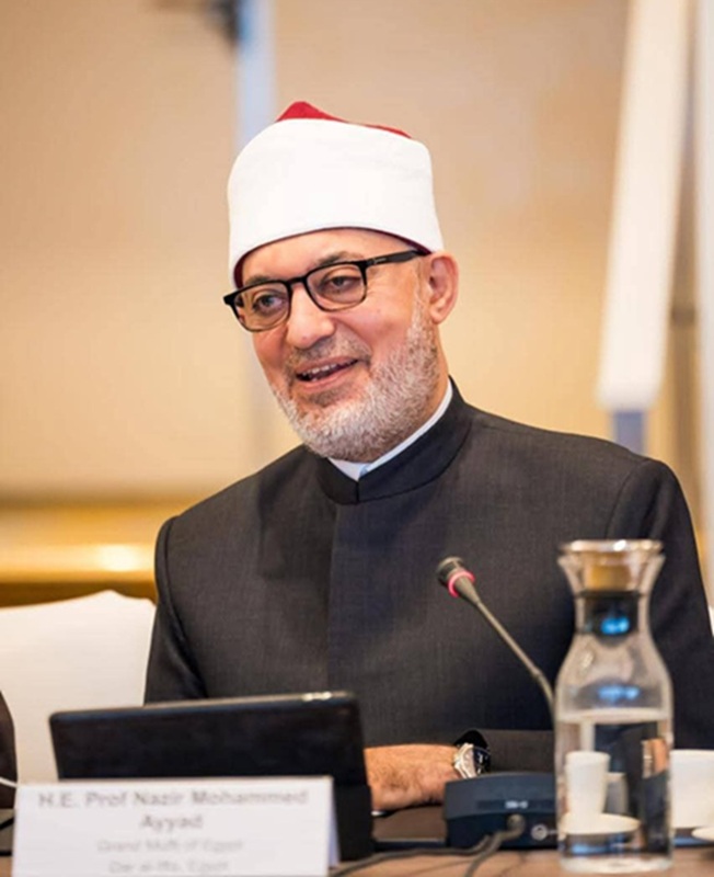 Le Mufti de la République participe à la réunion du comité consultatif de l’Université de Singapour pour les études islamiques. Le Mufti de la République participe à la réunion du comité consultatif supérieur de l’Université de Singapour pour les études islamiques