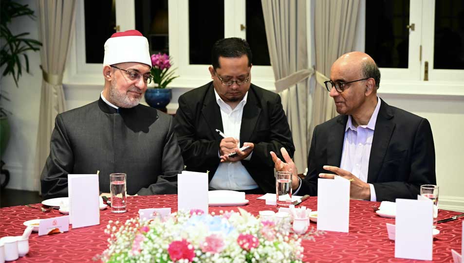 Egypt's Grand Mufti, Singapore’s President Discuss Strengthening Religious Cooperation