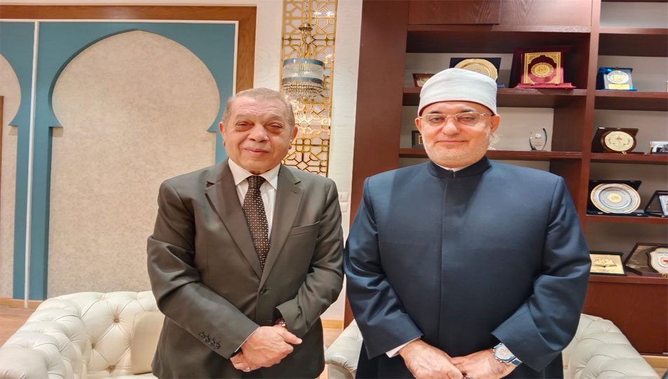 Le Grand Mufti de la République reçoit le rédacteur en chef du quotidien Al-Nahar et souligne l’importance des médias dans la lutte contre les idées extrémistes.