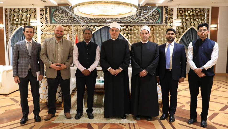 Indian Ambassador to Cairo Officially Invites Egypt’s Grand Mufti to Visit India
