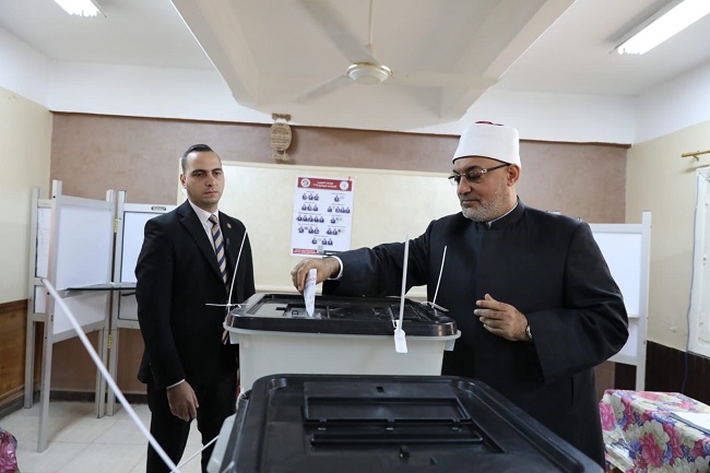 Le Mufti de la République vote aux élections législatives de 2025