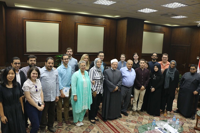Egypt’s Mufti receives a delegation of AUC’s professors and foreign students