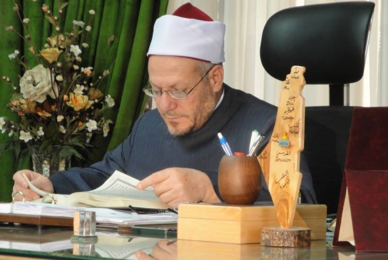 The Grand Mufti of Egypt condemns the killing of two Muslim clerics and four Mosul  residents at the hands of QSIS