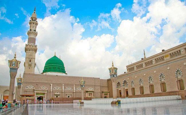 How did the Prophet deal with cases of apostasy in Medinah?