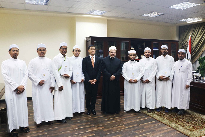 Egypt's Grand Mufti meets Thai ambassador to Cairo