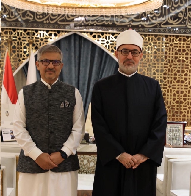 Egypt’s Grand Mufti Meets Pakistan’s Newly Appointed Ambassador to Boost Religious and Scientific Cooperation