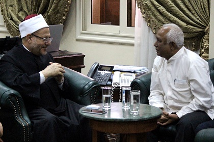 Egypt’s Grand Mufti receives Burma’s Mufti, confirms full support to Rohingya Muslims