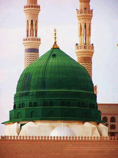 Is there any relation between the green color and Prophet Muhammad?