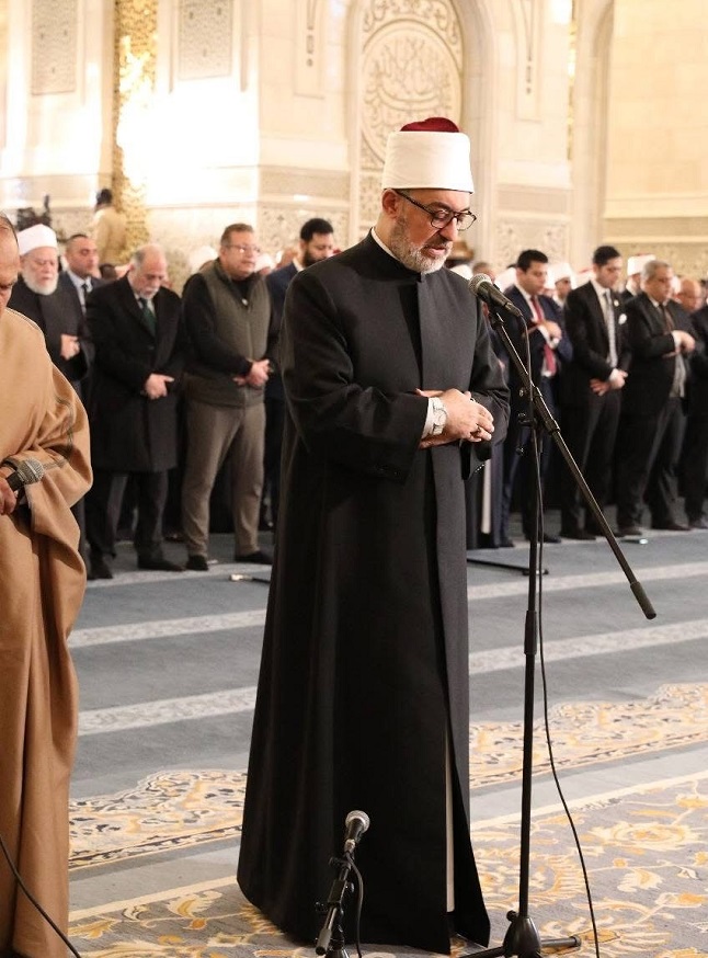 Une invitation généreuse de Son Excellence le Ministre des Affaires religieuses (Waqfs) : Son Éminence le Mufti de la République prononcera le premier sermon du vendredi depuis la mosquée « Masjid Misr Al-Kabir » au sein du Centre culturel islamique de la Nouvelle Capitale Administrative, après son rattachement spirituel et académique au Ministère des Affaires religieuses.