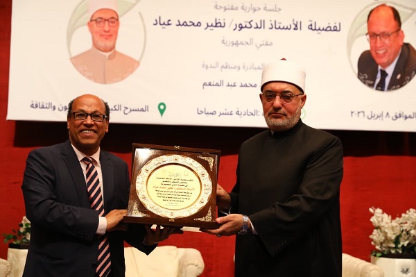 Le Grand Mufti de la République renforce la conscience religieuse des jeunes à l’Université Al-Assema (Université de la Capitale) … et affirme : La conscience religieuse est une nécessité vitale pour protéger les esprits et construire l’être humain.