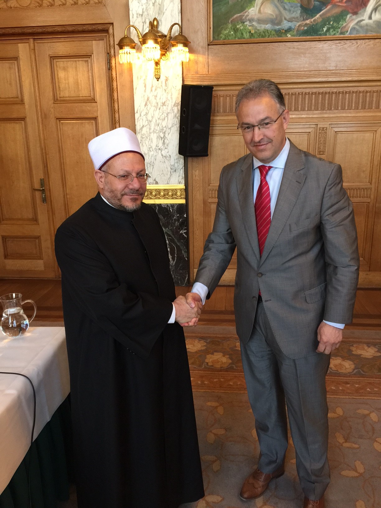 Grand Mufti to Rotterdam Mayor: Muslims do not seek separation from western societies but pursue integration and preservation of religious rights