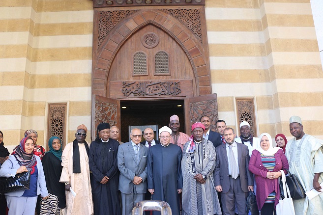 Egypt’s Grand Mufti meets a high-level Nigerian delegation, discusses women’s issues in Islam