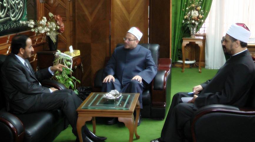 The Grand Mufti to the Omani Ambassador: Egypt is the address of moderation and is capable of satisfying the needs of modern time without ignoring Islamic beliefs.