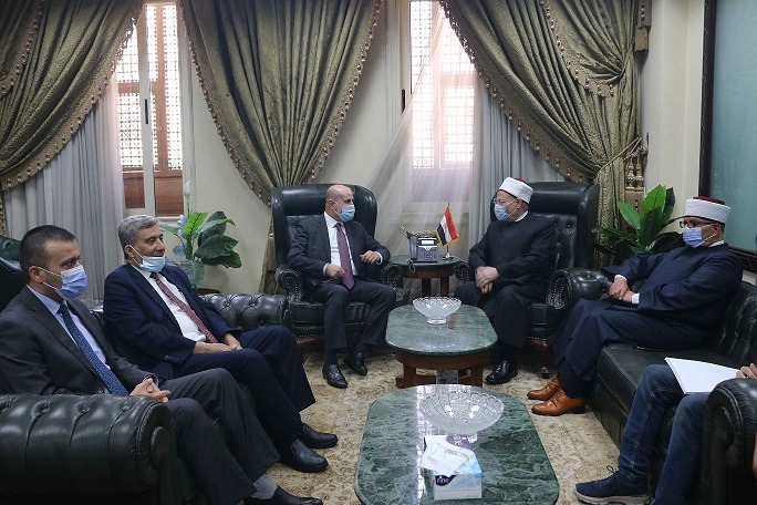 Egypt's Grand Mufti receives a high-level Palestinian delegation