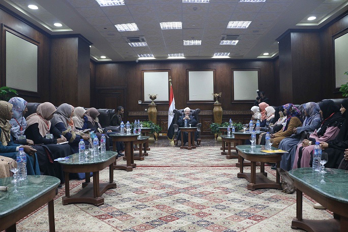 Egypt’s Mufti receives a delegation of female Libyan scholars, stresses importance of combating extremist ideologies
