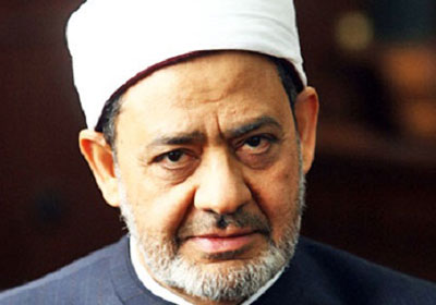 The Grand Mufti congratulates Sheikh al-Azhar for receiving sheikh Zayed Cultural Personality of the year award
