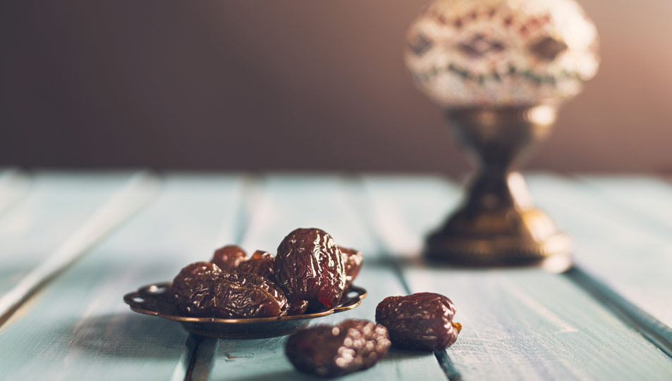 Les excuses valables de rompre le jeûne et l’avis religieux relatif au fidèle qui le rompt pour une raison valable