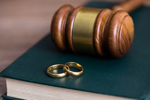 Le divorce explicite et le divorce implicite
